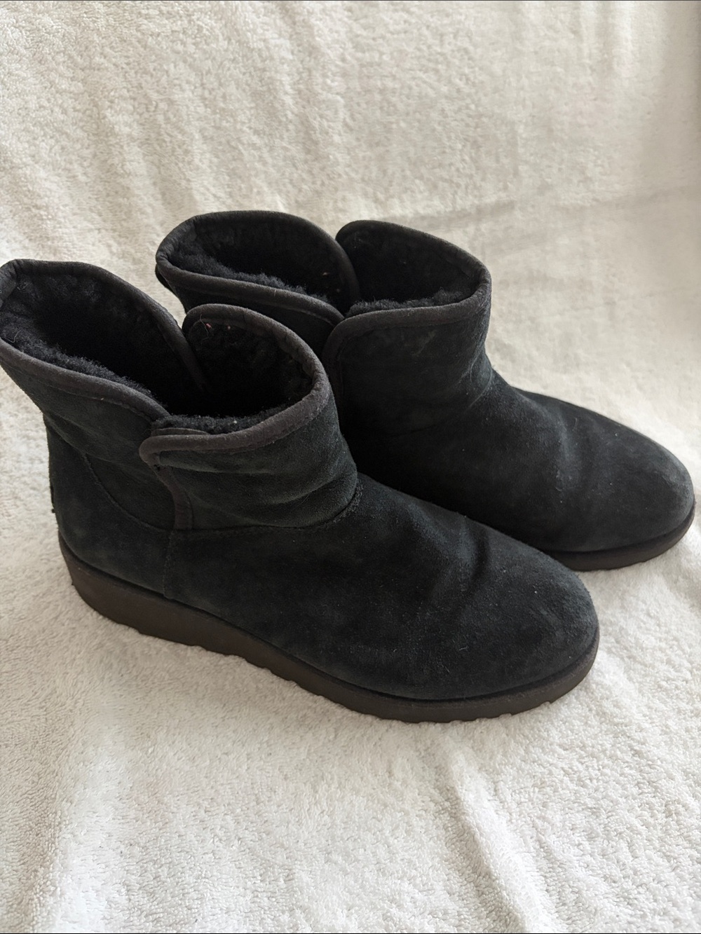 UGG Black Suede Shearling-Lined Short Slip-On Slippers Size 8